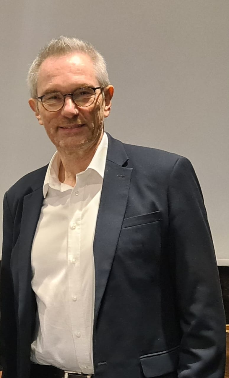 Prof.Dr. Clemens Hillenbrand 